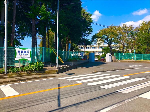 富士市立鷹岡中学校（2410m）