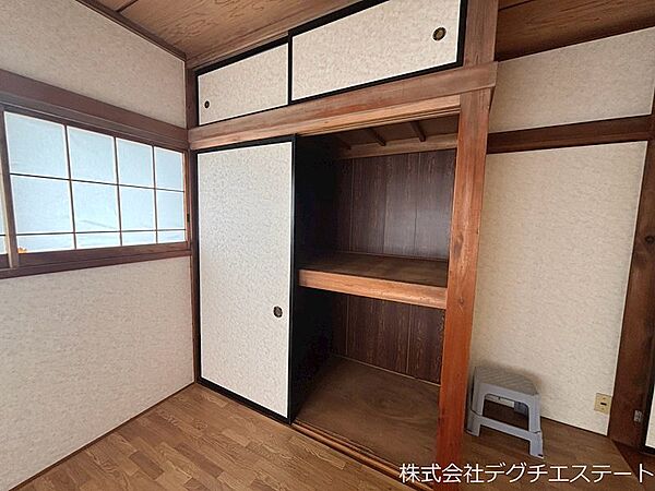 2階洋室収納
