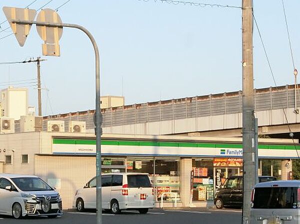 画像18:【コンビニエンスストア】ファミリーマート　岸和田中井町東店まで283ｍ