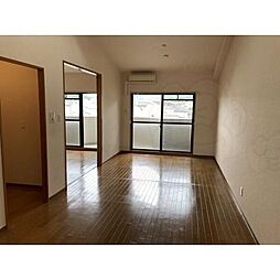 クィーンズコート久津川 4階1SLDKのリビング/ダイニング