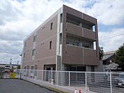 新田駅より徒歩2分 3階 築24年2ヶ月の賃貸物件