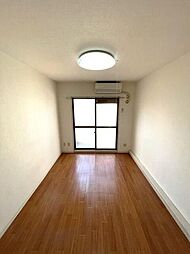 ベルサイユ川崎 105 1階1Kのリビング/ダイニング