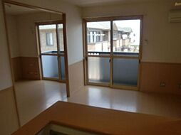 JR京浜東北・根岸線 大宮駅 バス13分 西遊馬消防出張所下車 徒歩3分の賃貸アパート 2階2LDKのリビング/ダイニング