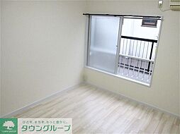 プラザドゥクリムゾン 208 2階ワンルームのリビング/ダイニング