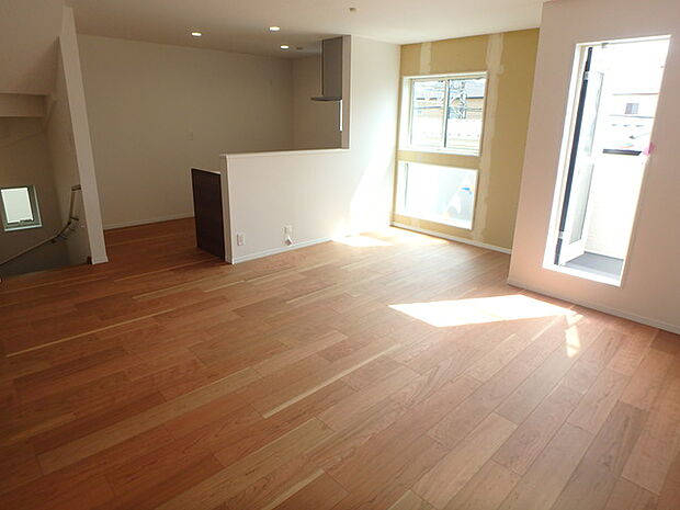 冬でも暖か床暖房がつきます