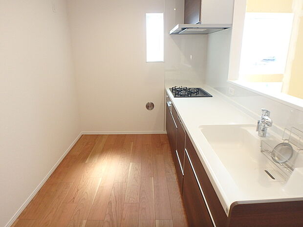 明るいキッチンです