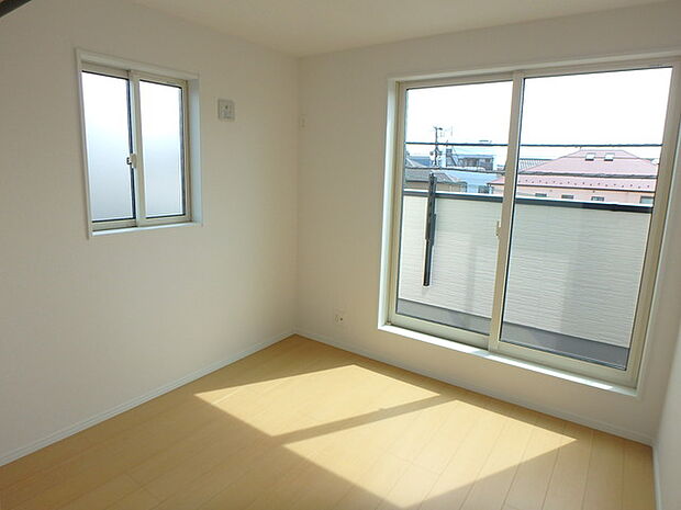 3階4.5帖洋室 2面採光明るいお部屋です