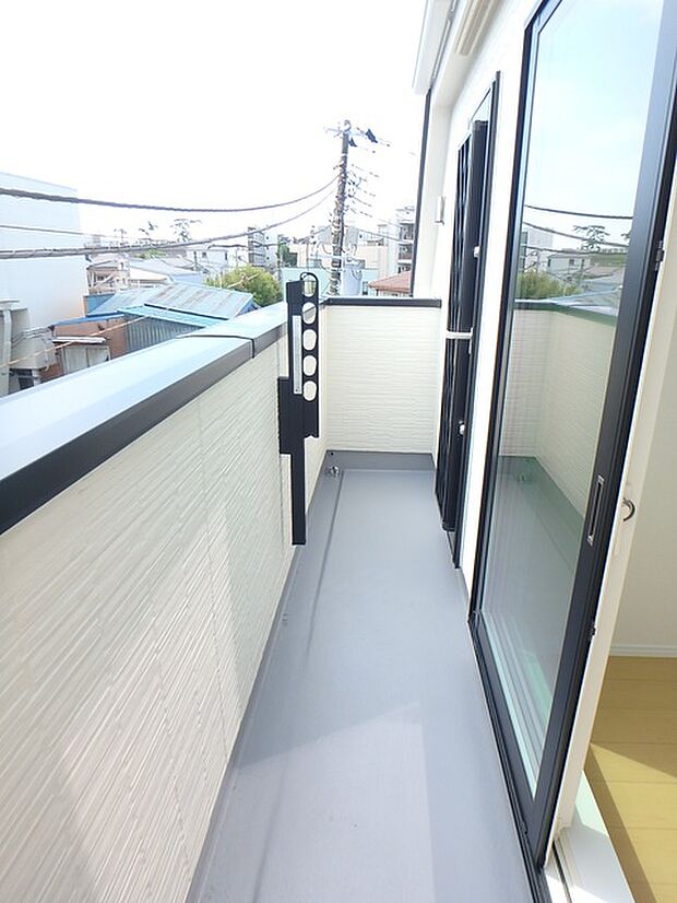 3階バルコニー　日当たり良好です