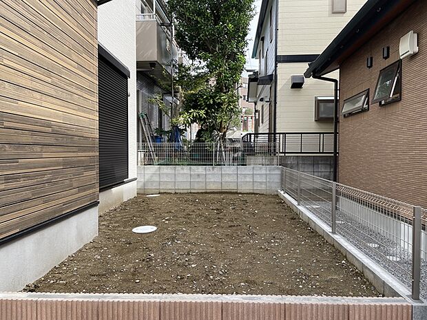 リビング前お庭スペース