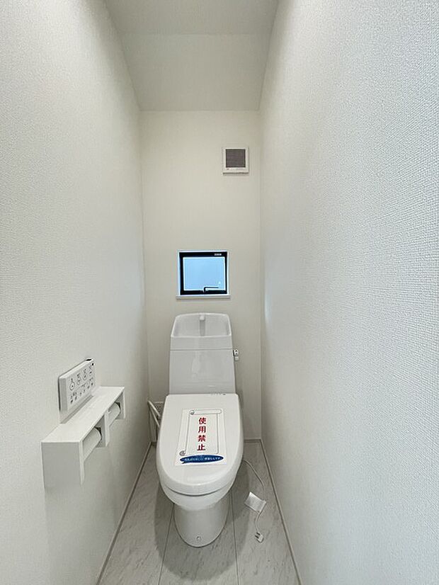 トイレは2カ所です 2階ウォシュレットトイレ