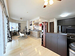 リビオ海浜幕張ラヴィアンコート 2LDKのリビング/ダイニング