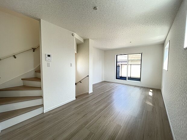 ご家族の顔を合わせる機会が増えるリビングイン階段