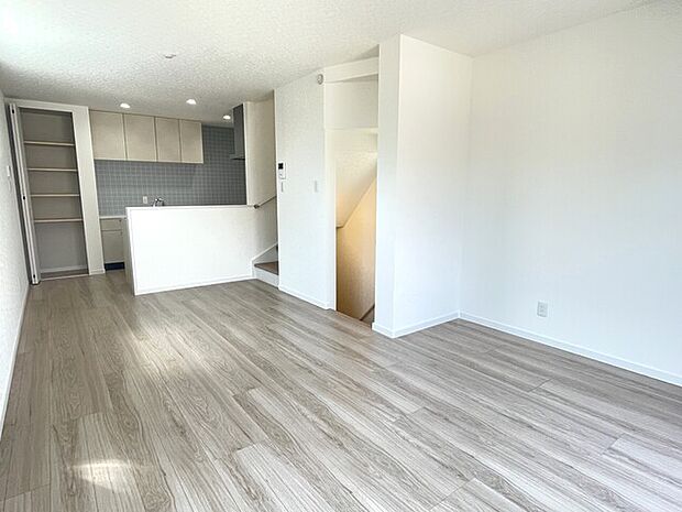 2階15.5帖リビング 凹凸が少なくすっきりとした空間