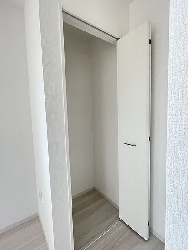 10帖洋室　クローゼット