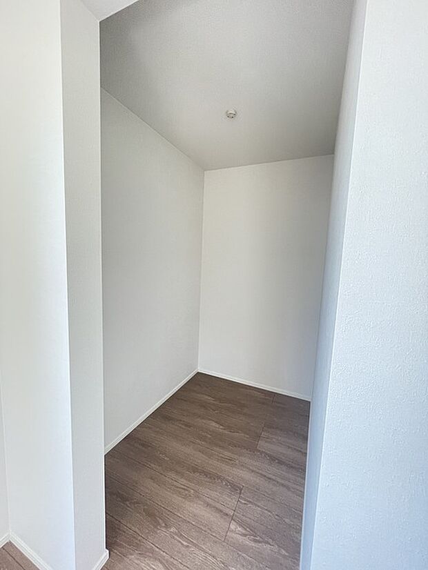 3階6.5帖洋室 こちらのお部屋にもWICがあります