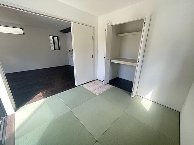 4.5帖和室　来客や小さなお子様のいるご家庭に重宝します