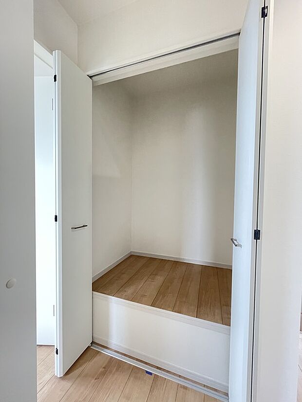 2階ホール　収納