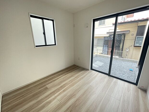 リビングとスライドアで繋がる4.5帖洋室