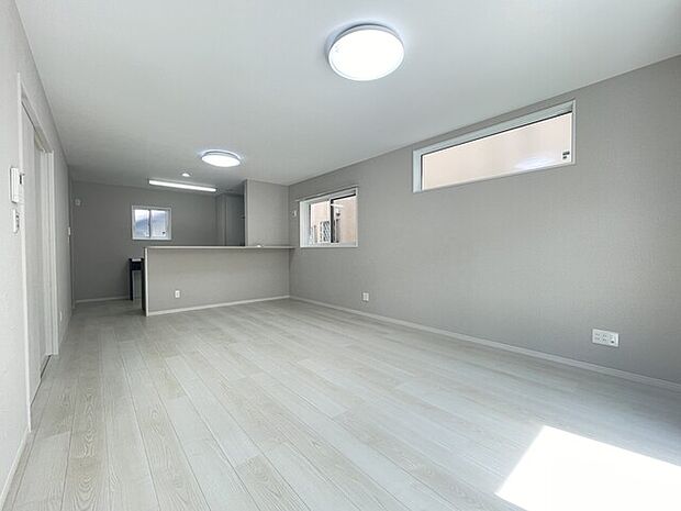 広々約18帖LDK　エアコン・照明付きです