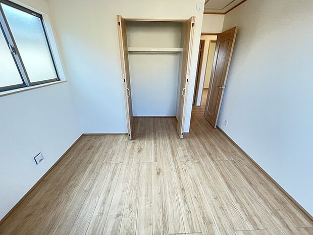 5.75帖洋室　収納