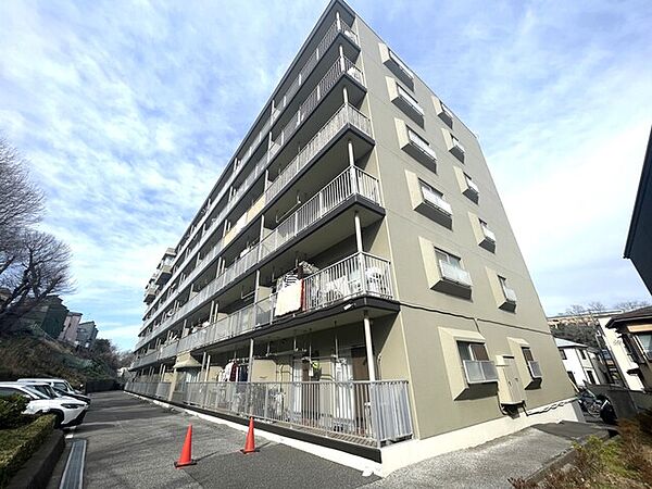 鉄筋コンクリート造り6階建て