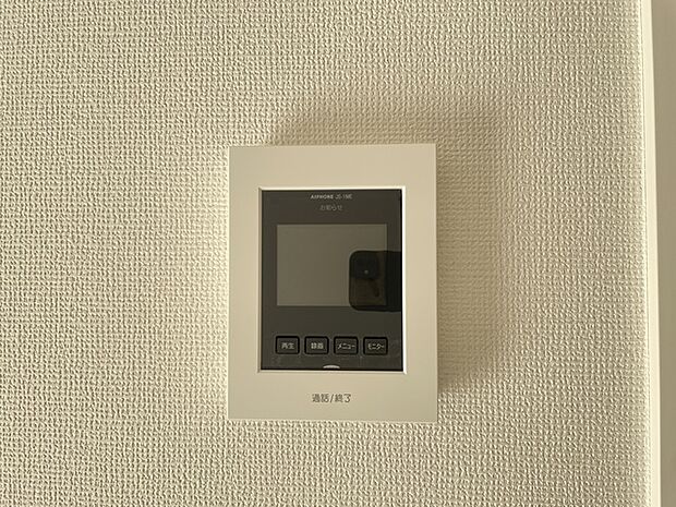LDK内録画もできるTVモニタ付きインターホン