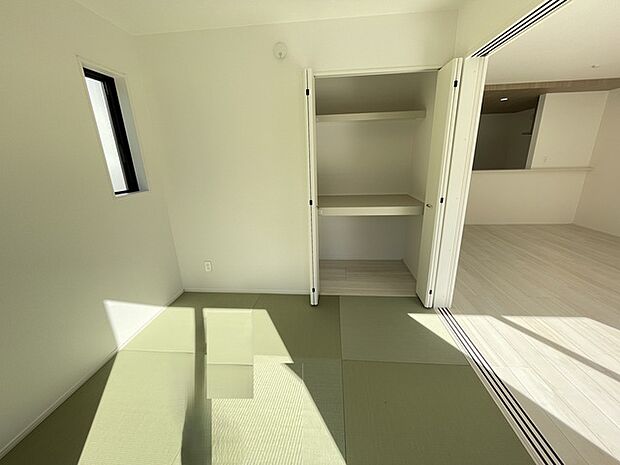 来客や小さなお子様がいるご家庭に重宝する4.5帖和室