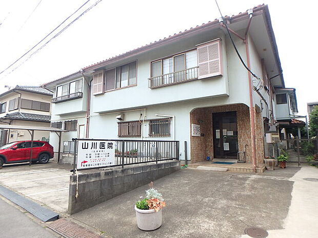 山川医院1430m徒歩18分