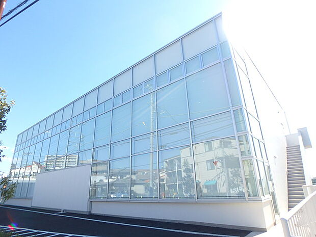 習志野市　中央図書館1070m徒歩13分