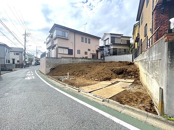 南道路につき日当たり良好です