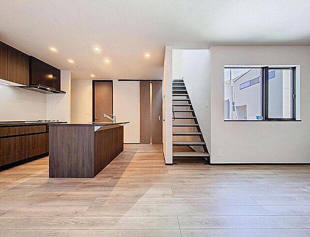 ご家族の顔を合わせる機会が増えるリビングイン階段