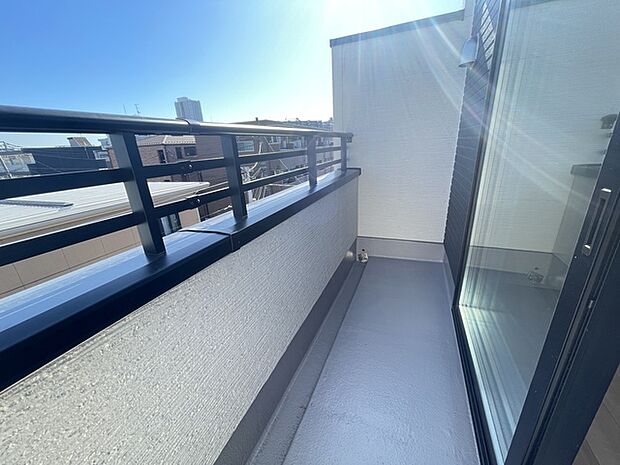 3階バルコニー 日当たり良好です