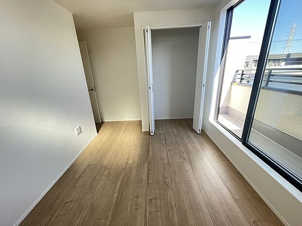 3階5.4帖洋室　収納