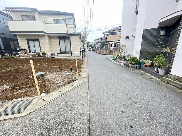東側前面道路　公道3.7ｍ（北向き）