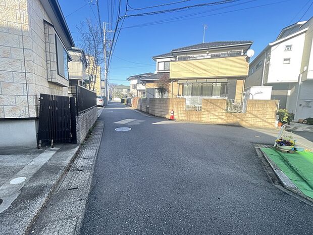 東側前面道路 公道3.7m(北向き)