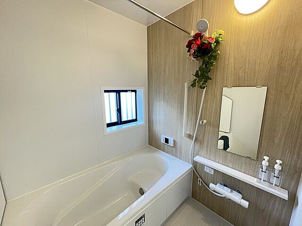 追い焚き・浴室乾燥機付きで雨や花粉の時期も安心