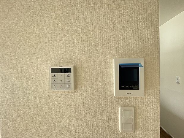 LDK内 録画もできるモニタ付きインターホン