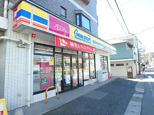 ミニストップ京成稲毛駅前店　120m徒歩2分