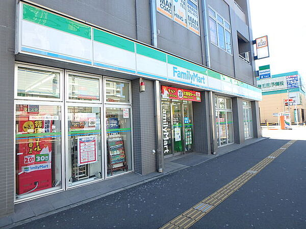 ファミリーマート稲毛東3丁目店560m徒歩7分