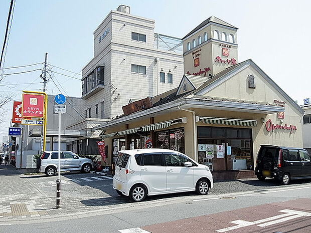 オランダ家勝田台店900m徒歩12分