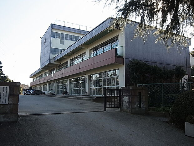 八千代市立勝田台中学校440m徒歩6分