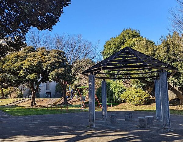 小園公園64m徒歩1分