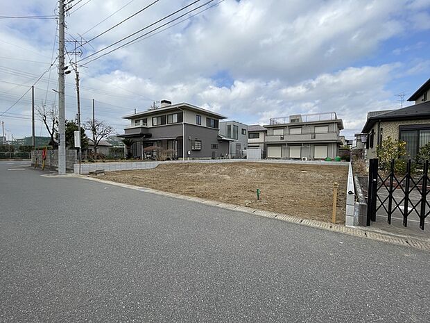 南側前面道路幅員6m 駐車もらくらくです