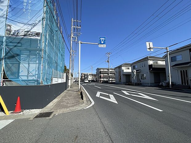 前面道路　東側幅員16ｍ公道