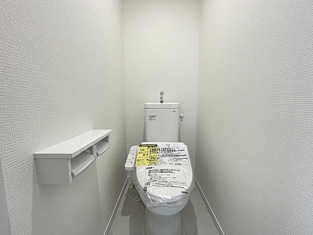 1階ウォッシュレットトイレ　トイレは2階にもございます