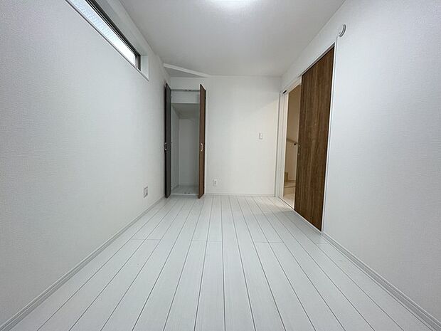 1階5.62帖納戸　収納