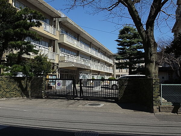 千葉市立作新小学校750m徒歩10分