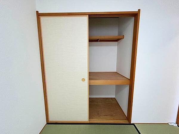 1階　和室押し入れ