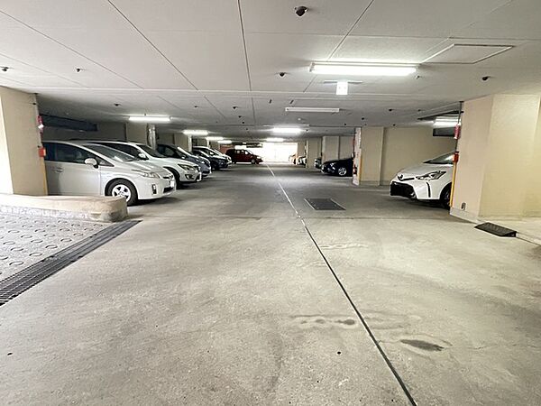 地下駐車場