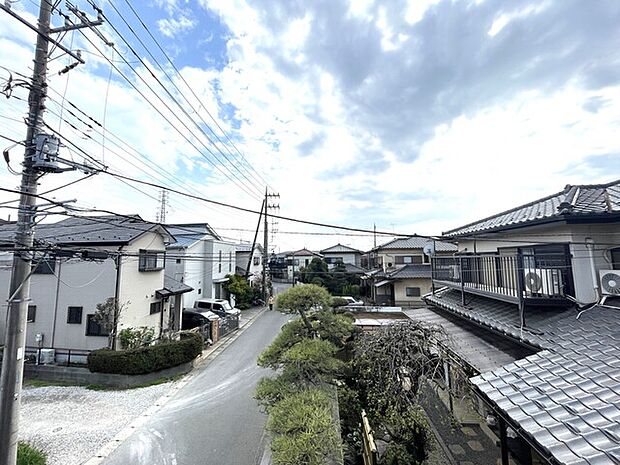周辺閑静な住宅街です